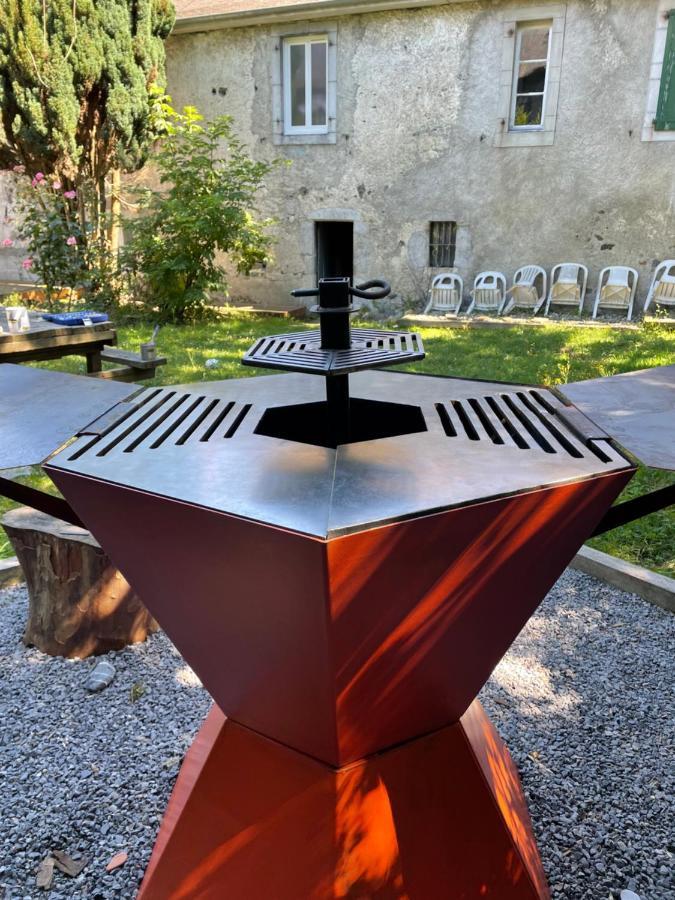Le Monrepos Avec Jacuzzi Nordique Apartamento Bielle Exterior foto